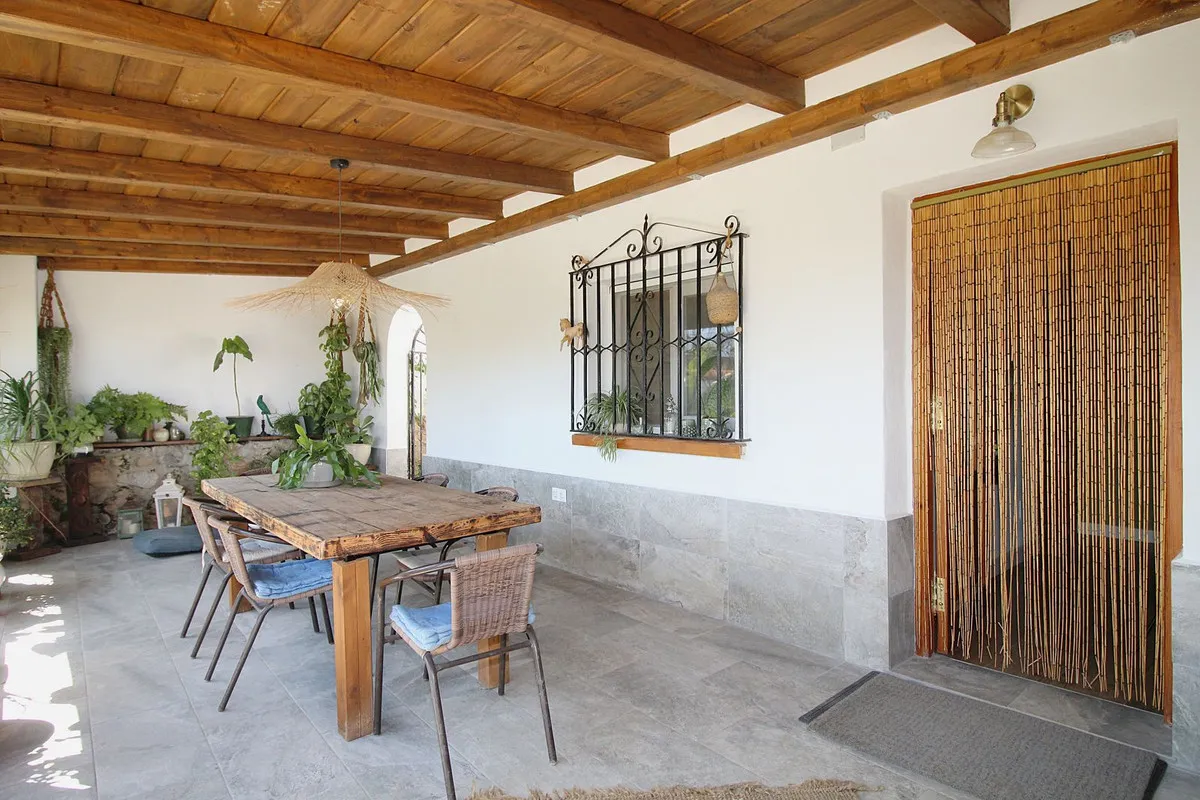 2ff01683-957e-4bf9-a854-adad77a6e2b5