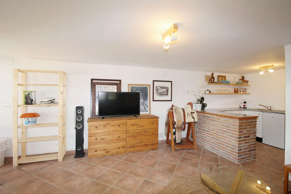 483b2083-30b2-45d8-ae61-07a8c58e4e77