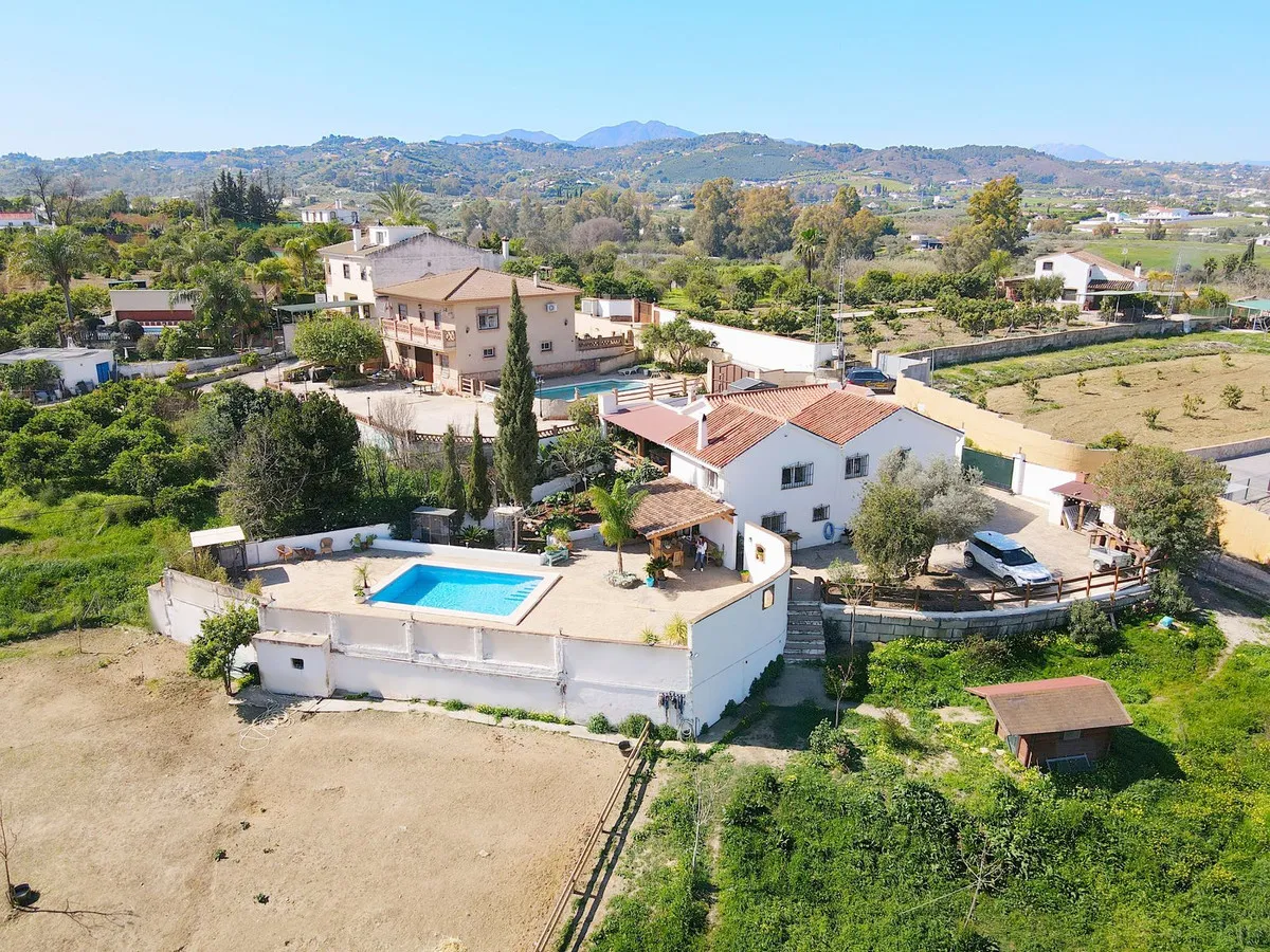 c4a95df1-dbba-4893-bf34-21f1fe2f53af