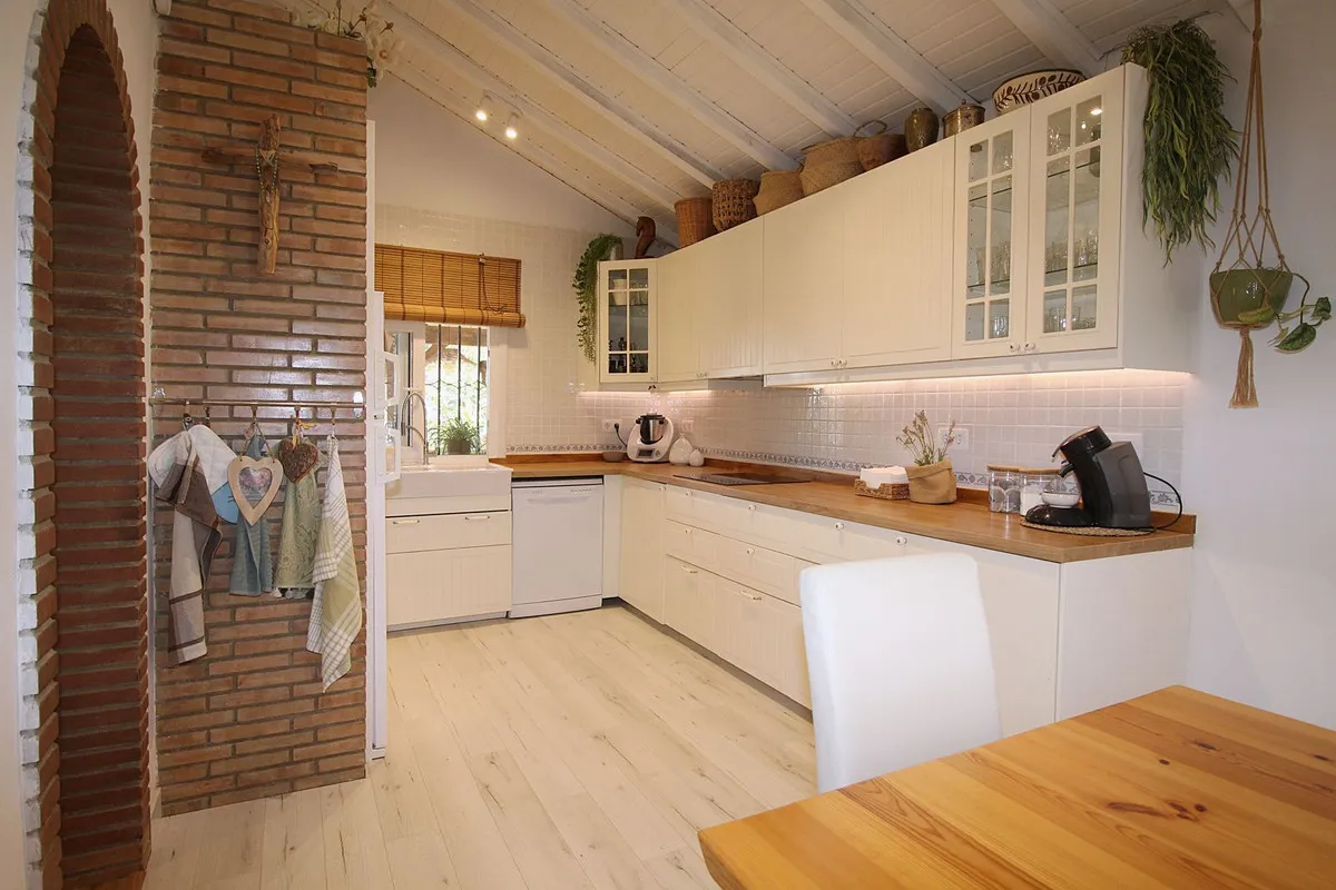 dfac0103-ffbb-4651-8191-5c72b0311cff