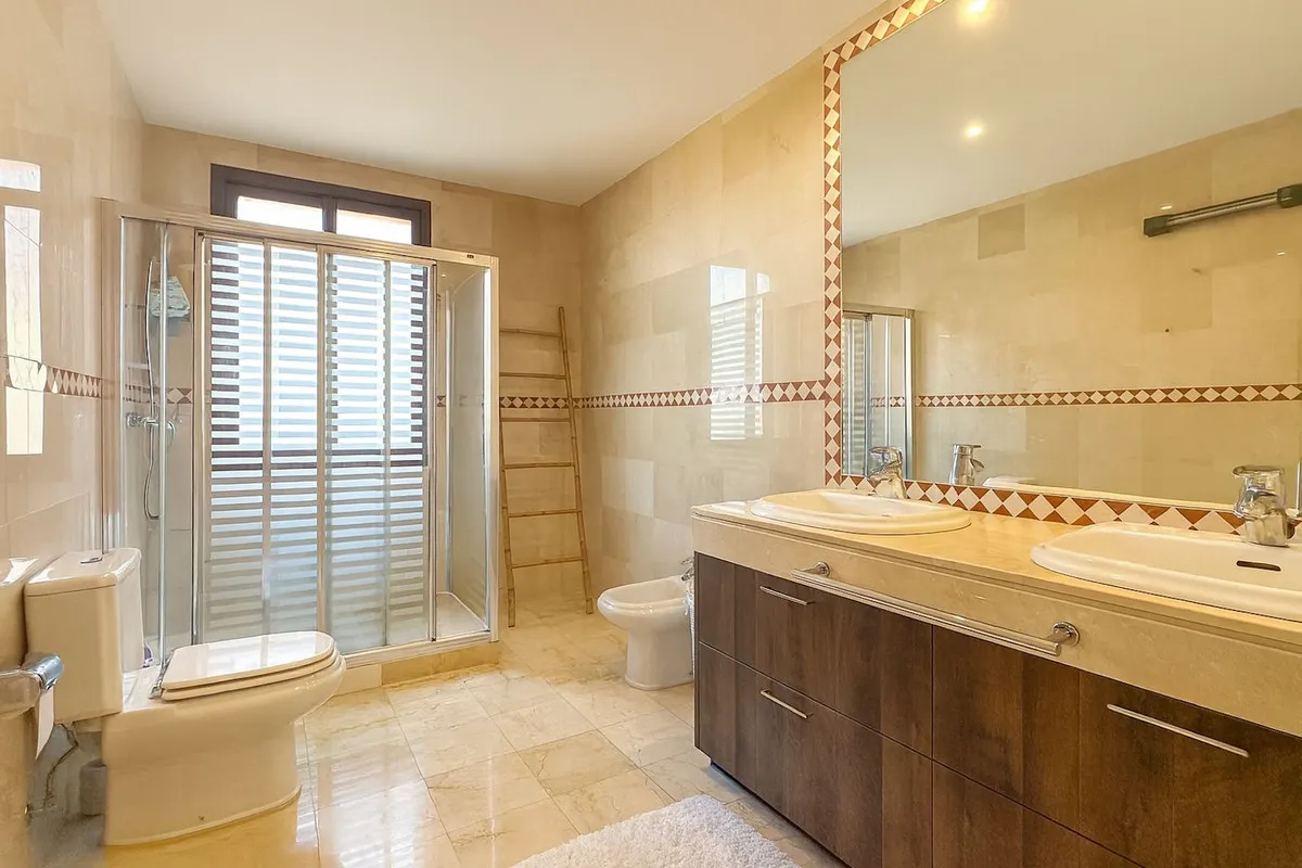 956e7322-8a63-4f0c-8949-6a7d33d597fe