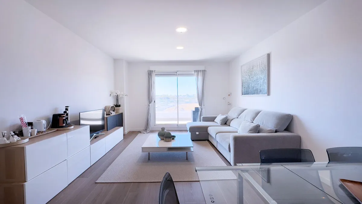 d3b99906-ff09-4f8d-a285-70250e93879e