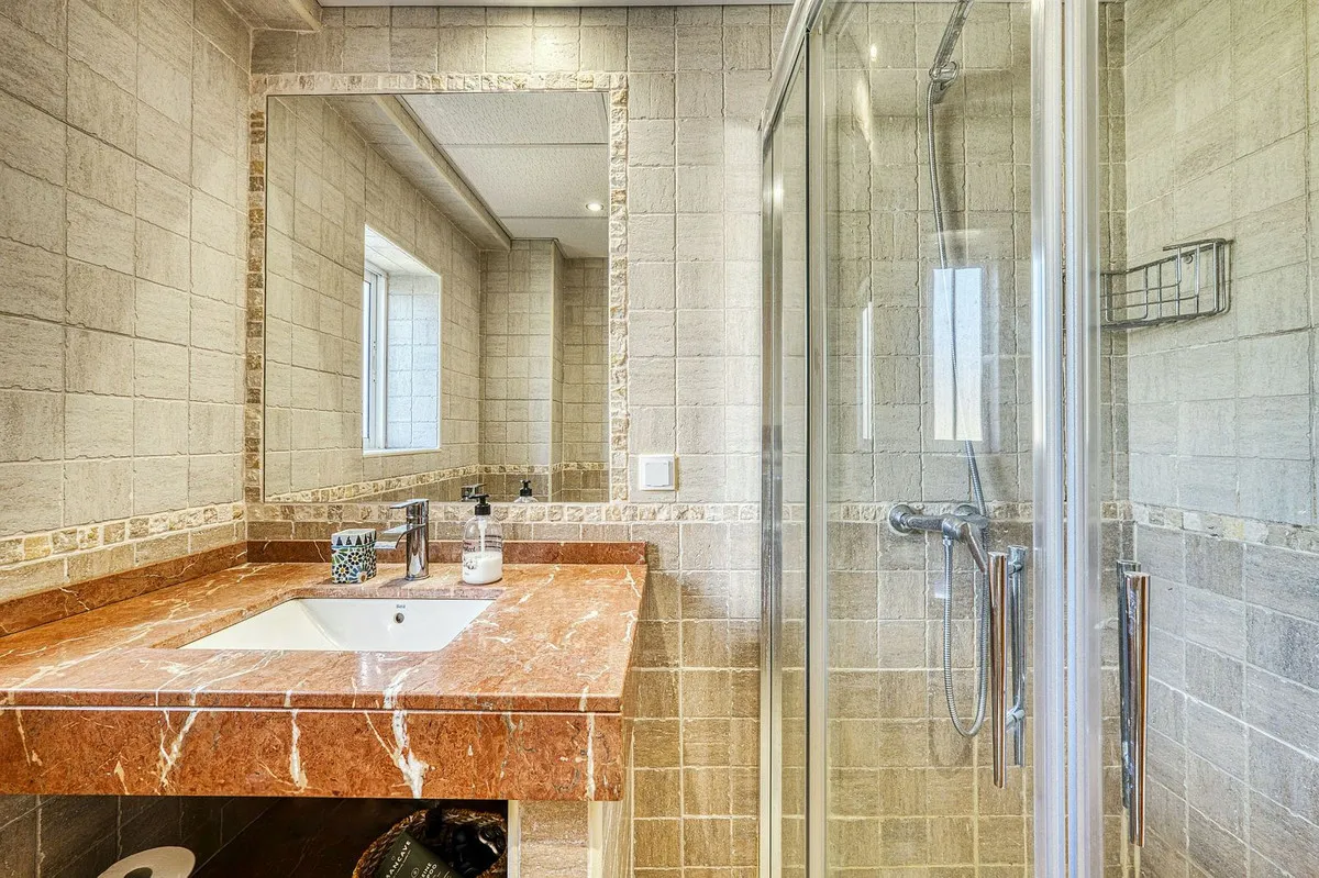 5b3f3be5-757d-4568-b03a-44bf17b497a8