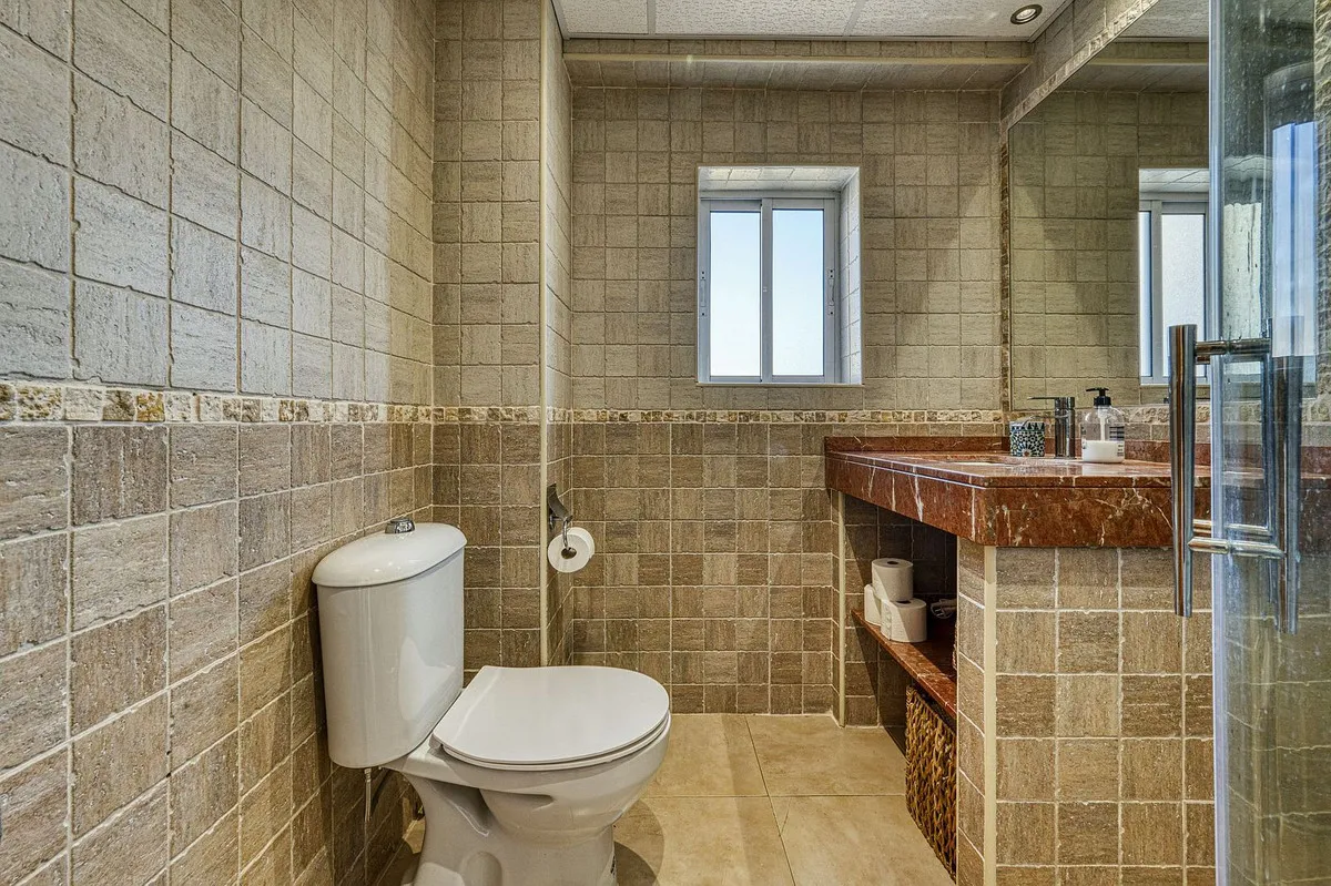 63bd929c-e39e-41b5-8b3c-2c293d4b27c7