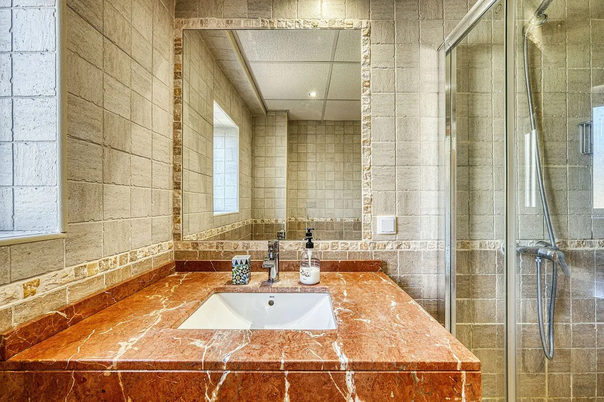 d1291cc0-9ecc-4eb6-aba7-61d611f7e8ba