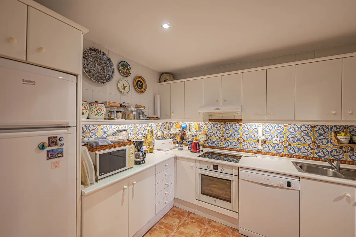 0fb46ea4-21ba-43d0-bb80-6a6b6e13bc37