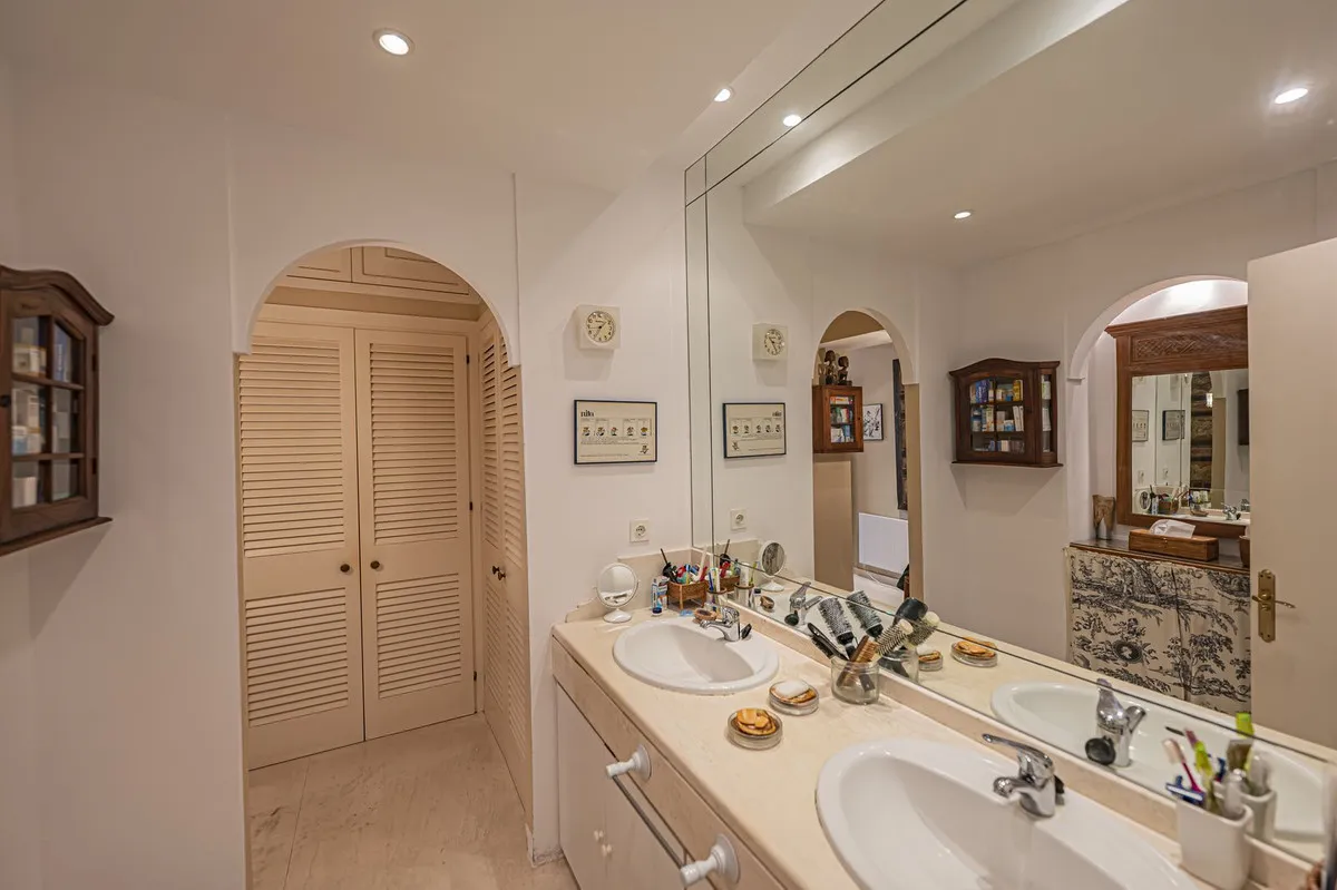 8f0174c8-a77c-447b-9eee-9acc0546feeb