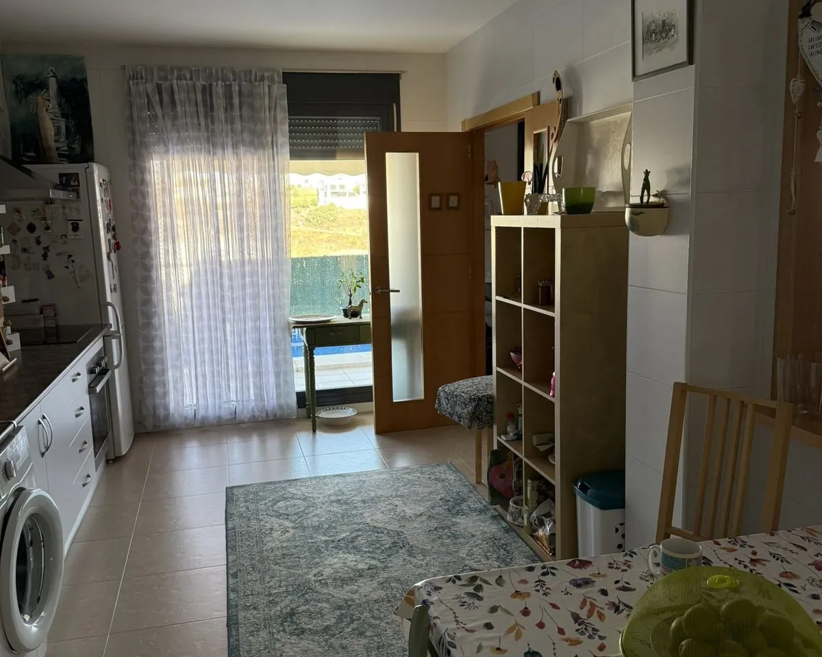 693edfeb-a9c7-4bcb-8754-34b5350a1aff