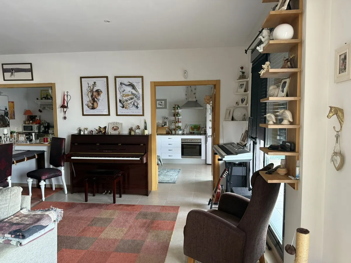 91b12879-c93f-40d5-8c03-727e4b266e9e