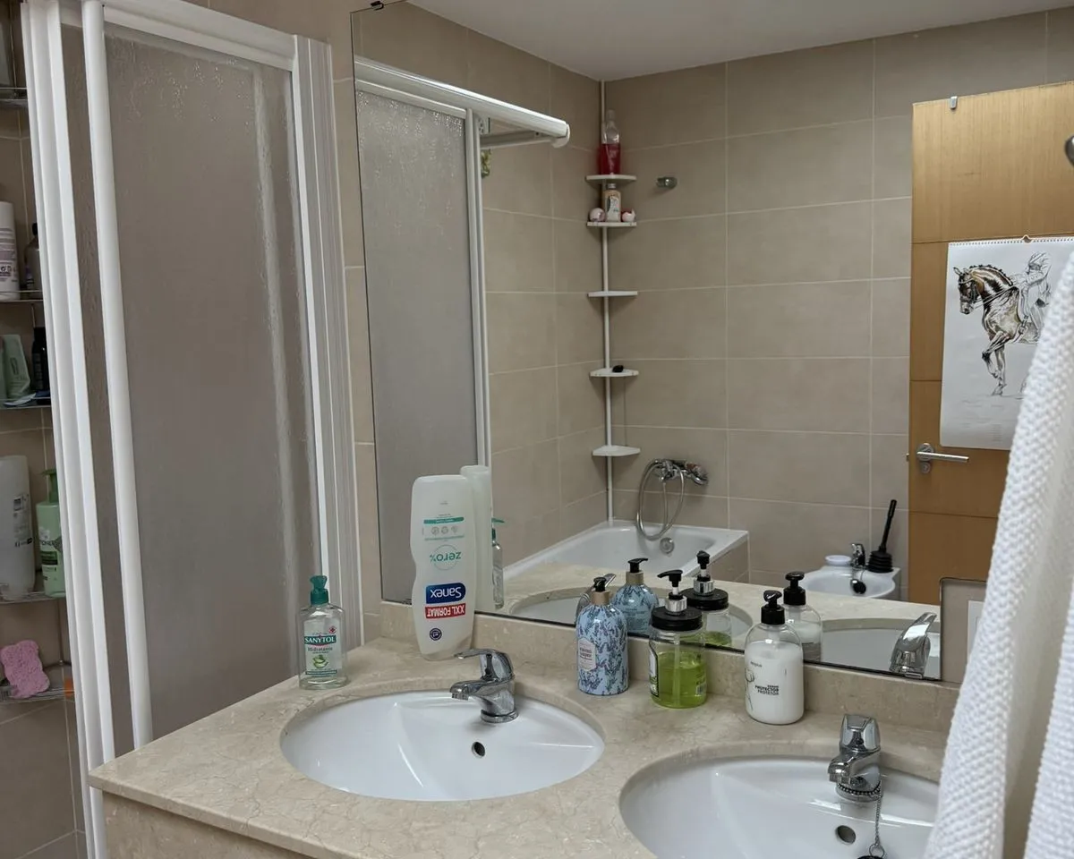 aef803cc-ac83-40a4-83b5-7338ef4acad3