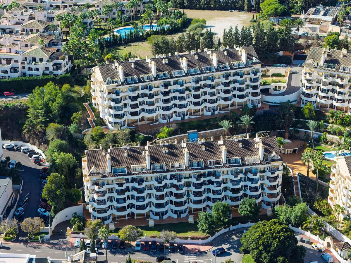 9008dac0-5dca-4148-8ccf-17ecc3a460aa