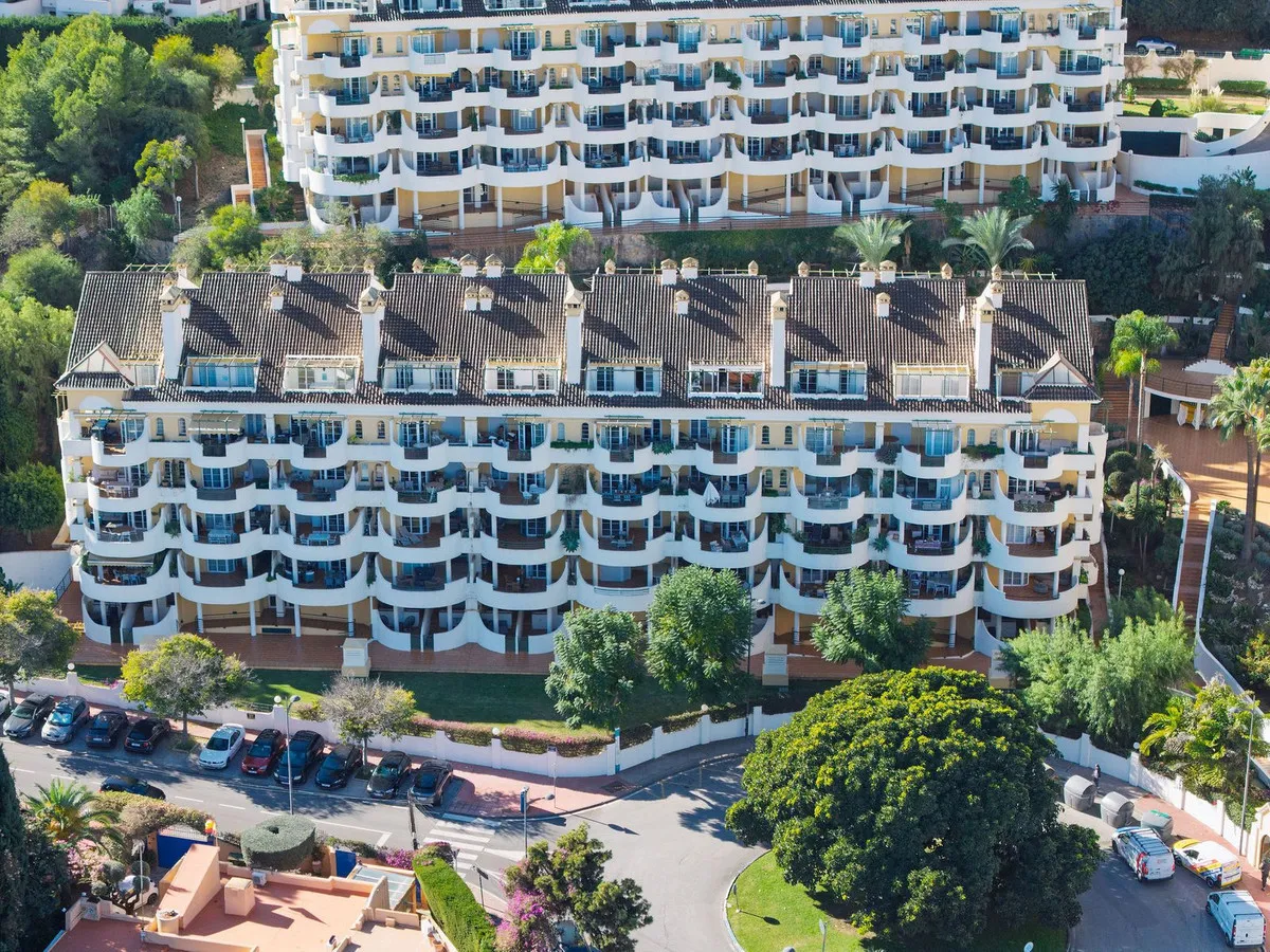 d12193a9-7ce6-4537-8288-f35370bcf08b