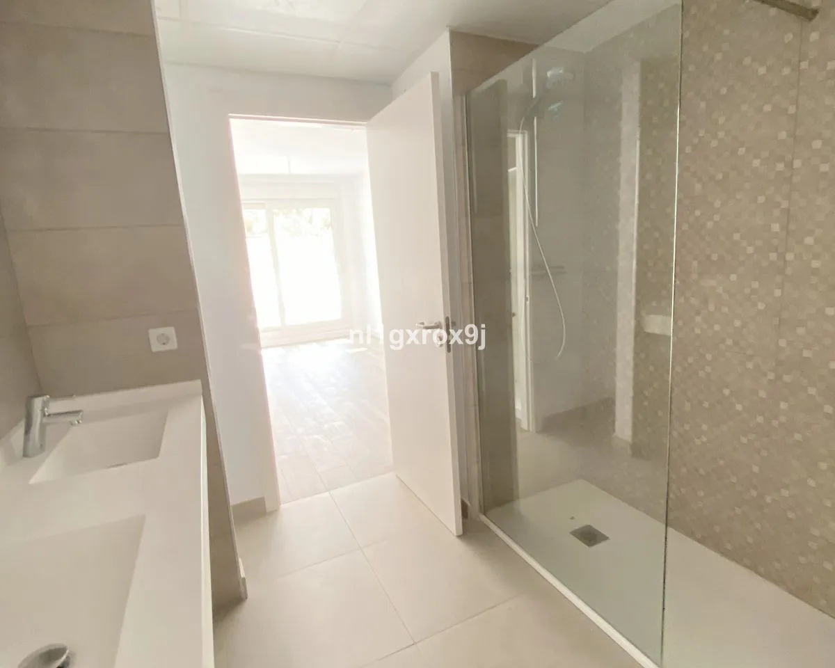 b230123d-e5d5-467f-93d3-bd618db15771