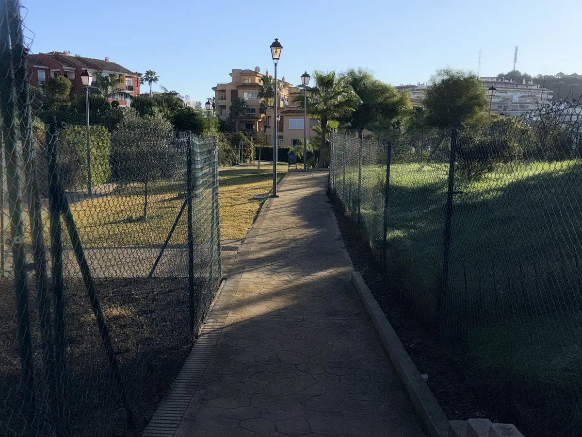 1f0a52a1-19d4-46a0-a536-cba0c436cf42