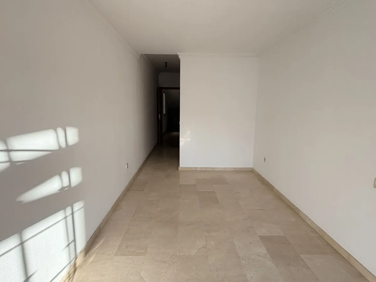 28b4d23b-6d0f-495a-b75f-314881e3bba4