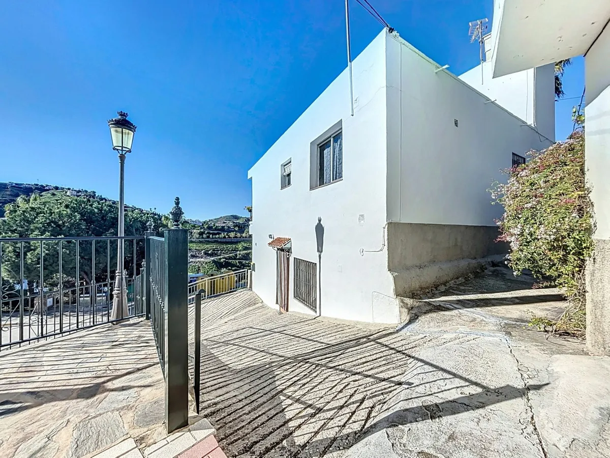 86a02e9b-420f-4938-8d60-0586440c93ef