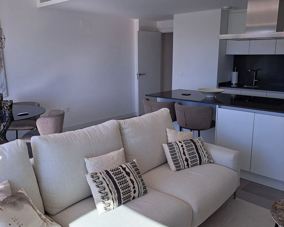 6e900643-129b-4180-926d-181adc045052