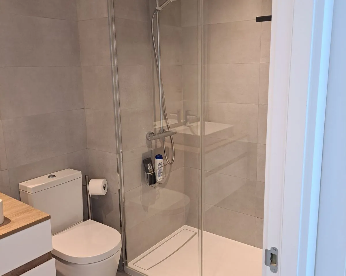 718a9f4b-b3ff-4d49-a762-e242df77d4a0