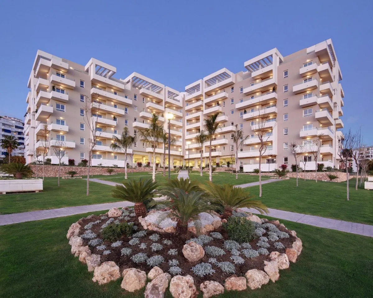 c9ff1148-1cd9-4ad9-8165-681b31908890