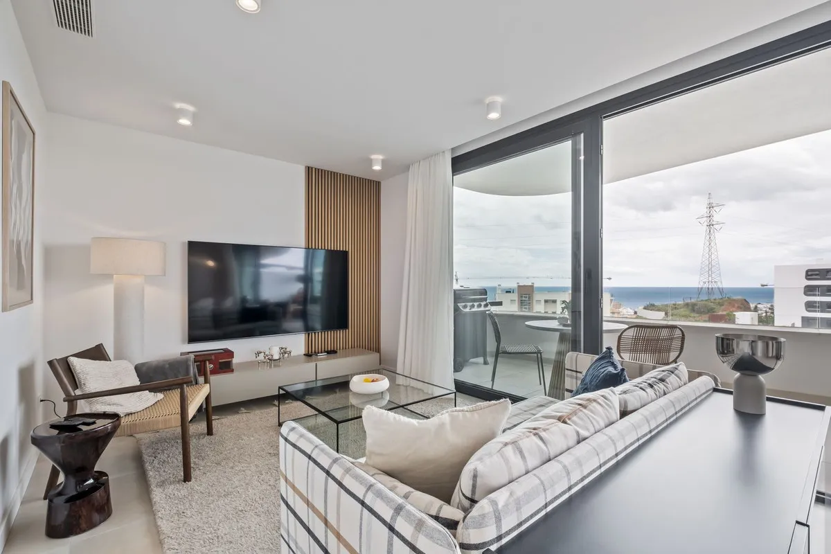 f1cc5c9f-7282-4f20-9e85-c60a8d4fb791