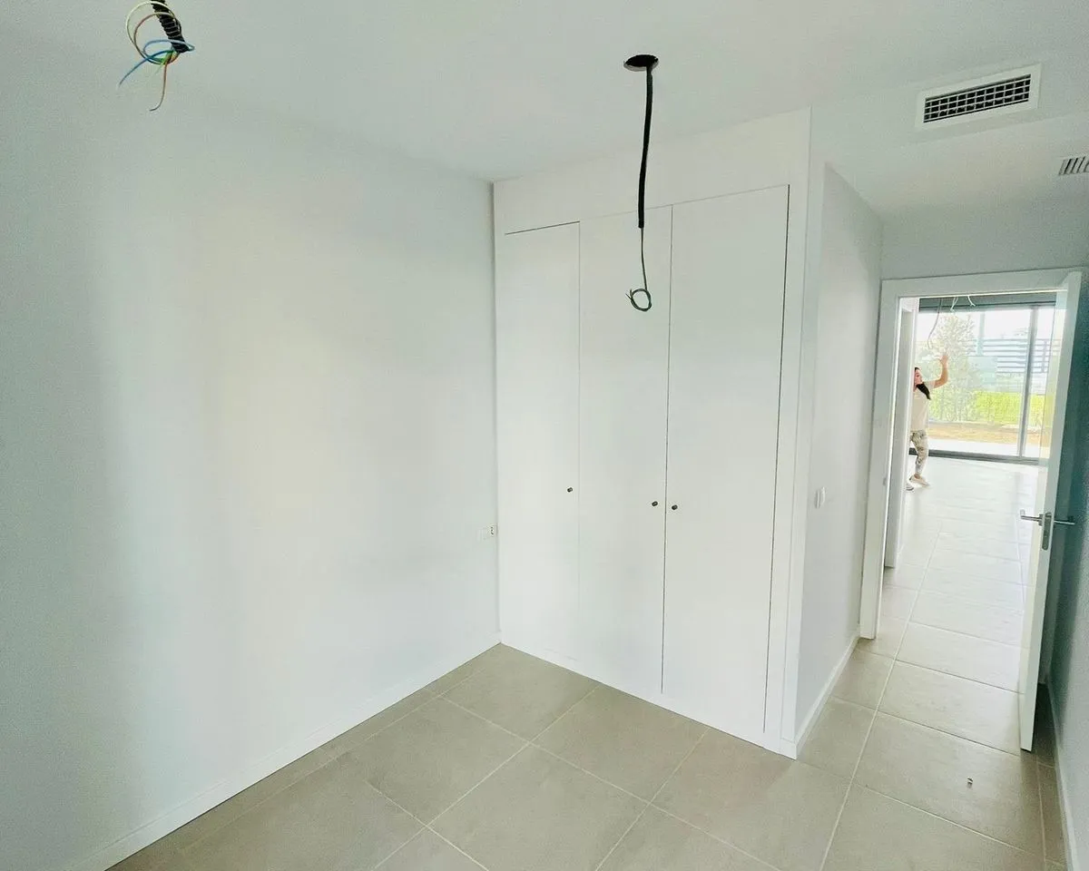 b195f578-dfcd-48c7-9554-e460bc826804