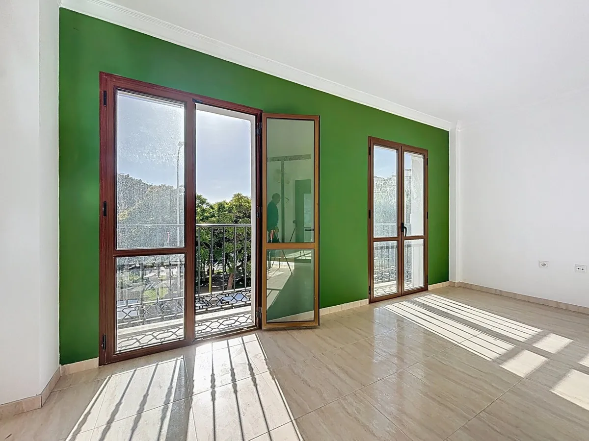 033aec77-f1e5-4af5-8223-f284082baa1f