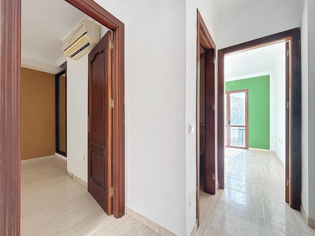 e9d2e698-b01e-402b-b6d1-9641aad486f0