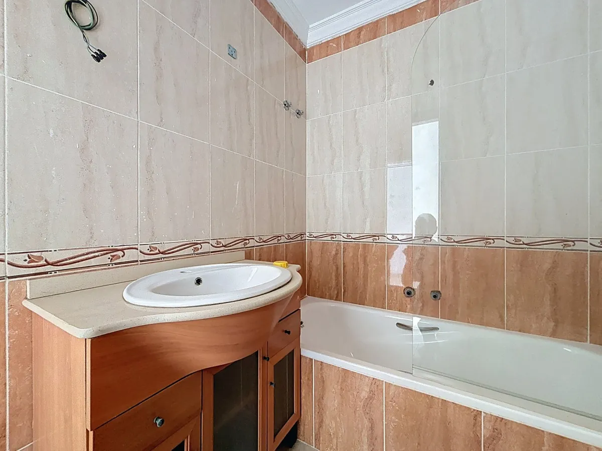 ee5f3624-e73d-4a1c-b1a2-2b04cf9d7e37