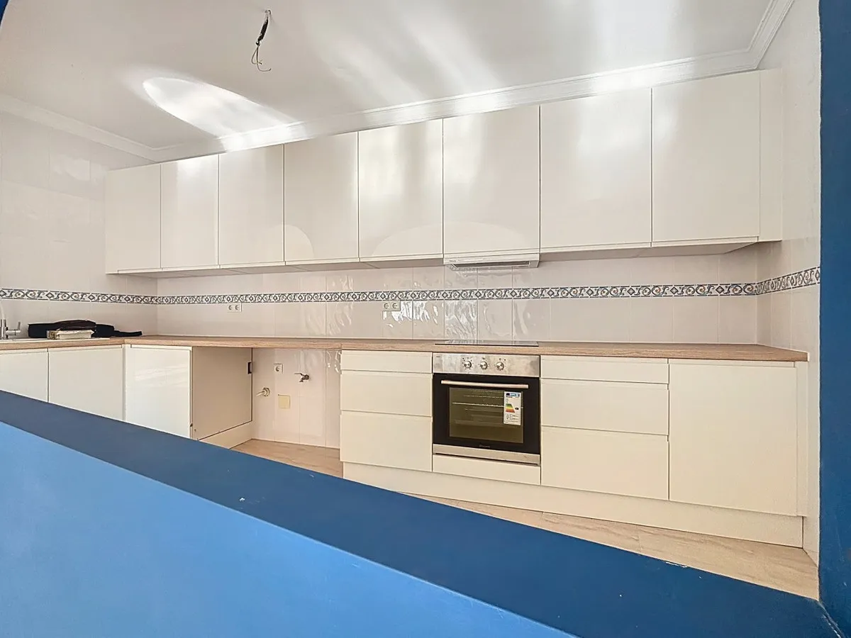 f10383b1-e99c-481c-98a3-2a585c14a7be