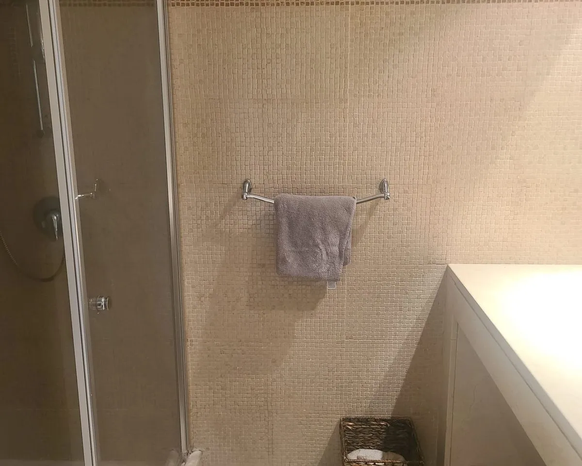 9f8bb960-ee37-41a1-9c96-048abdc3732a