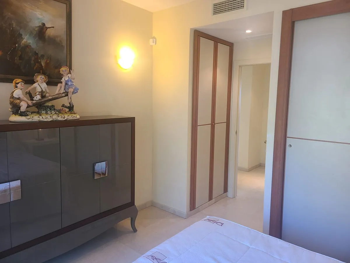 b0f8ffd1-48c6-4e03-93ee-727c29943972