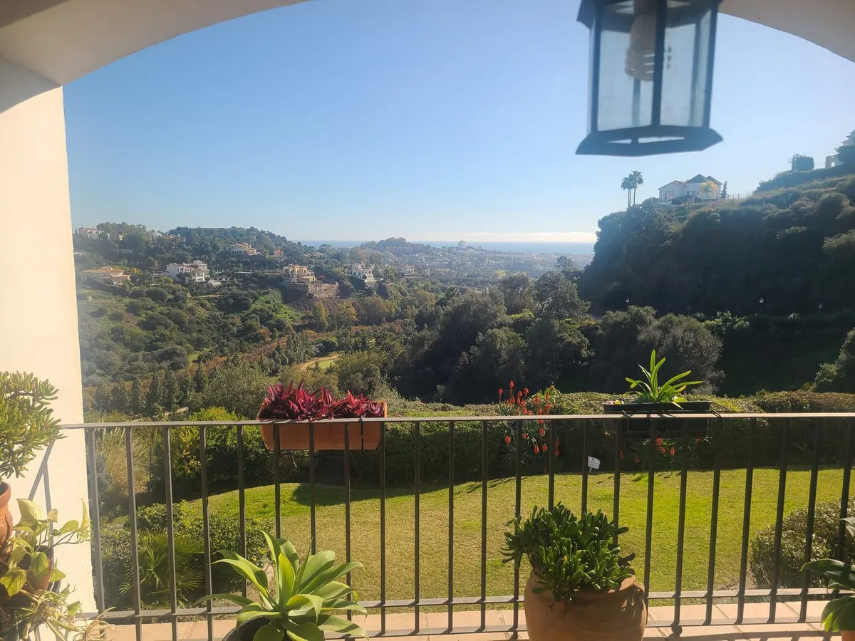 d33f031c-9253-4f64-94b9-b84a3d168652