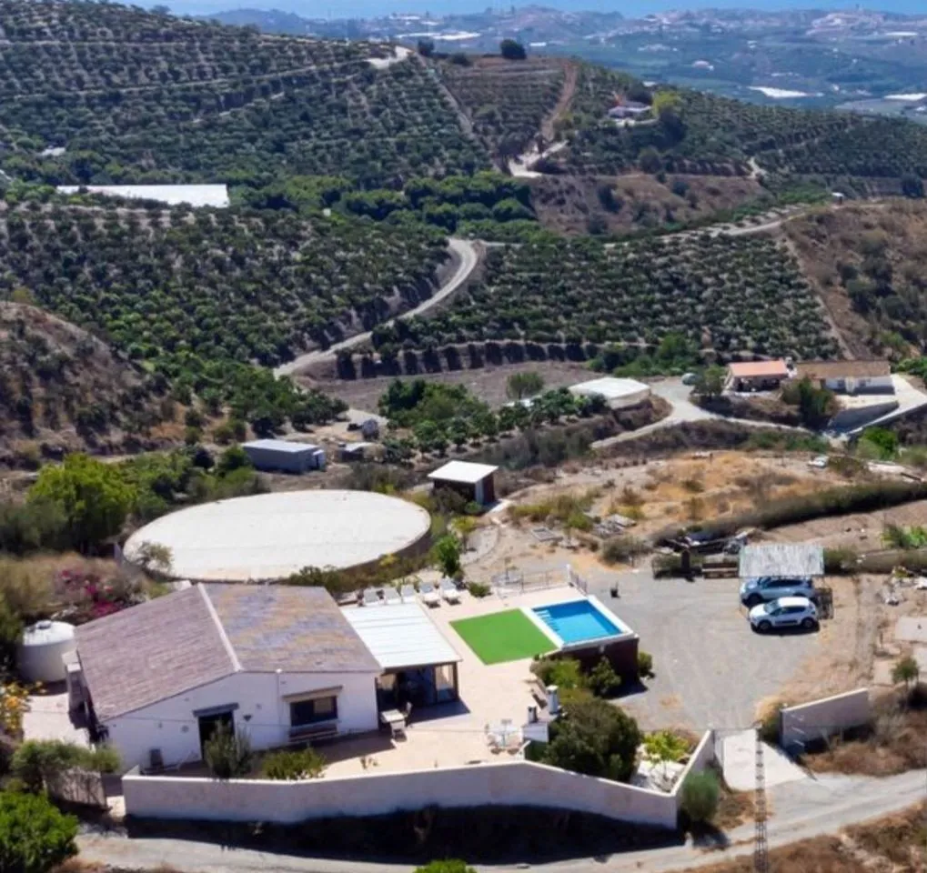 Luxurious 4-Bedroom Finca with Stunning Sea Views