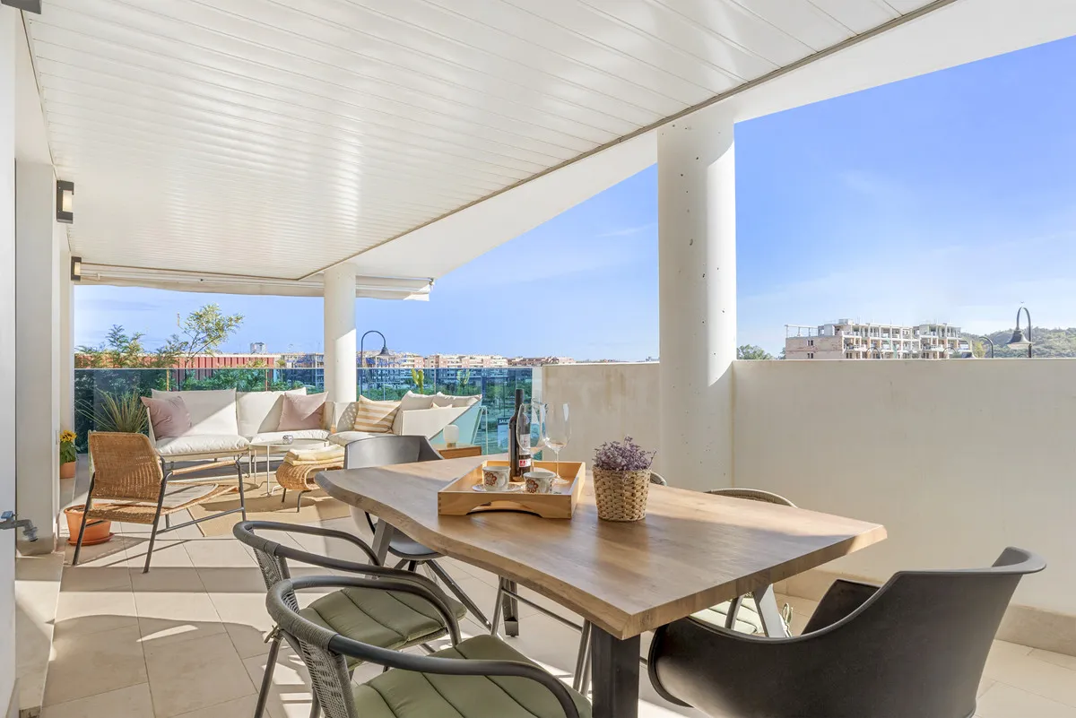 69c7ffd9-f5d6-4bf7-8132-ae7e6e4225ef