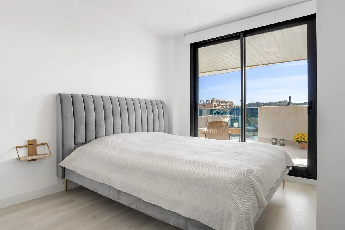 bf7864b5-f5e7-45e7-bb5f-e2e5b499d4de