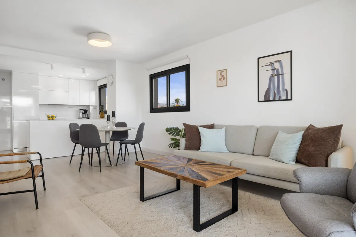 f932a191-745a-4afa-b2f7-21605660f0ea