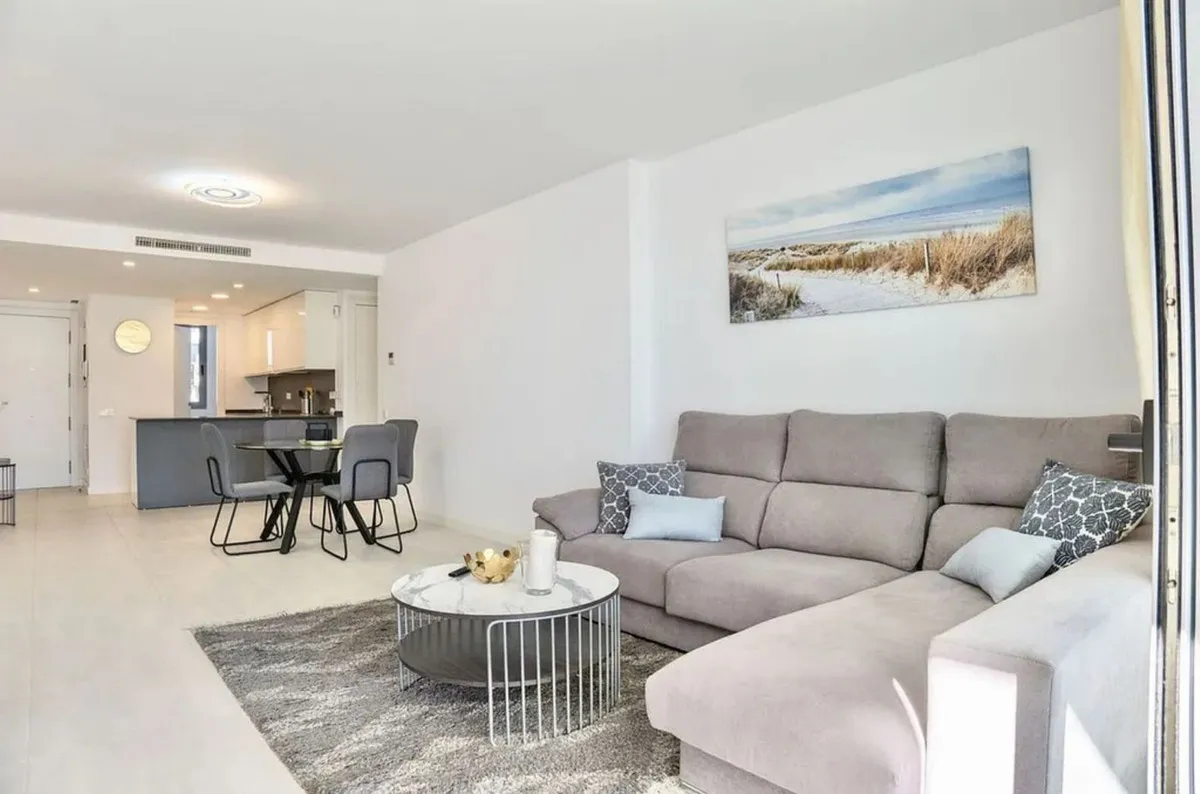 9cc9ccc3-fecf-4626-80e5-0752e59c5838