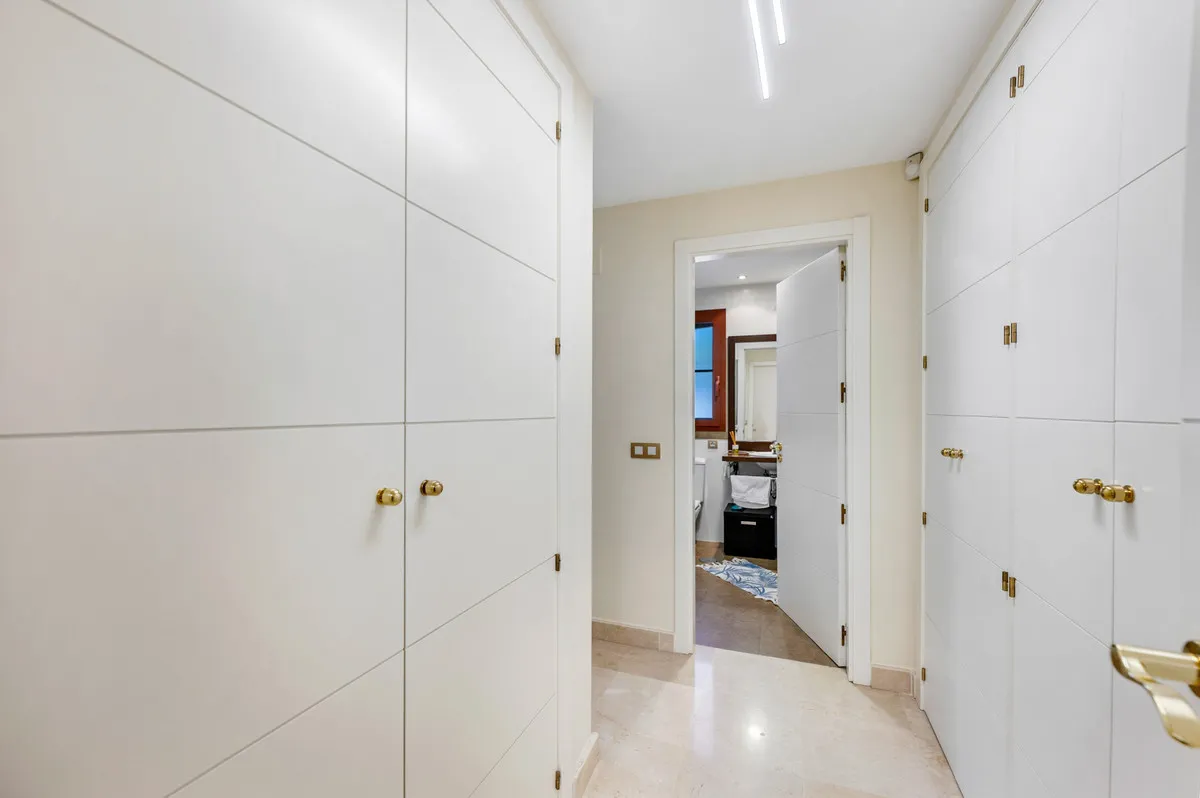 7552aec9-ccdd-44d2-bd16-c332a436dbbe