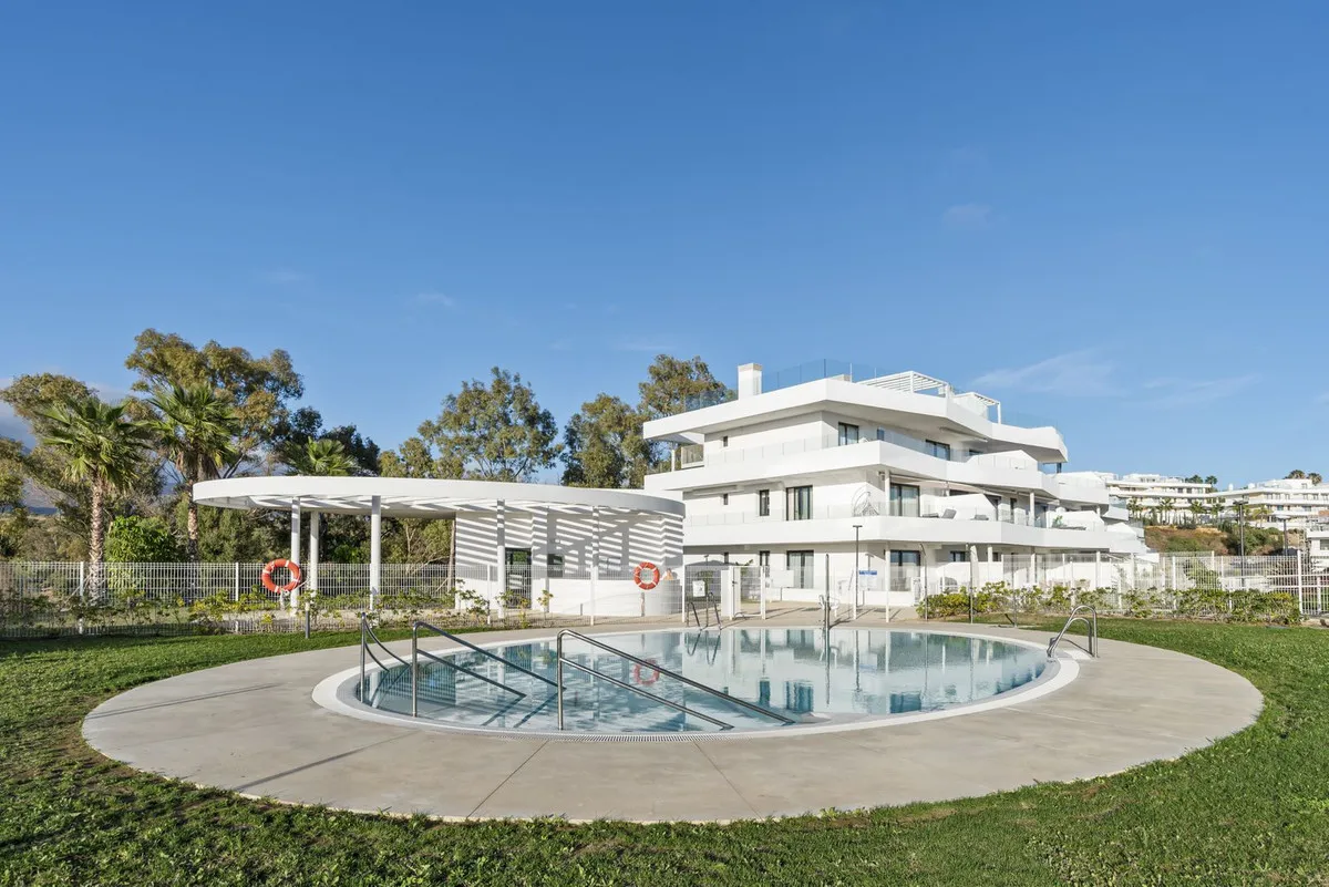 12e8d222-4845-46a9-b2bf-3485e34f7253