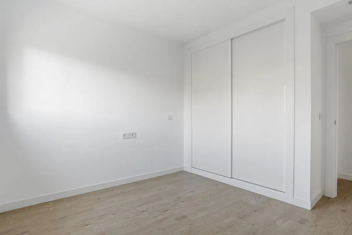 f5f12636-0318-4037-9fd6-5cc1adc034d8