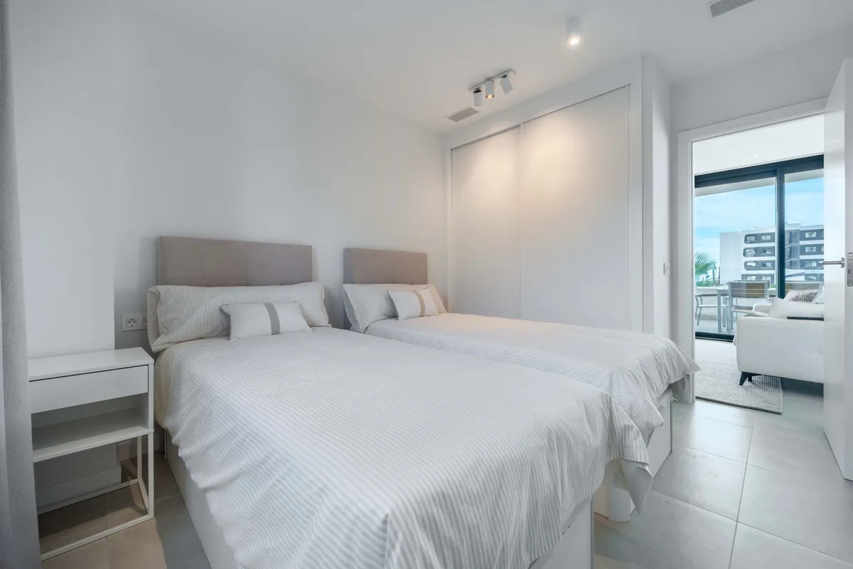 4c87eaff-c5c1-4949-a5e9-4b747f3f61b7