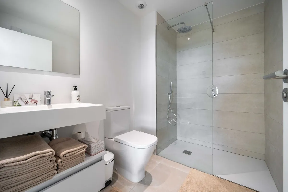 61d43f1d-c0e2-4d93-8208-b101c0acc304