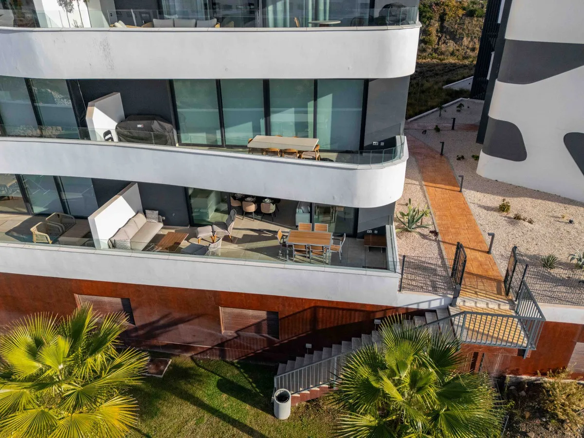 c901882f-1d42-461d-b6e7-68d7658f6c3c