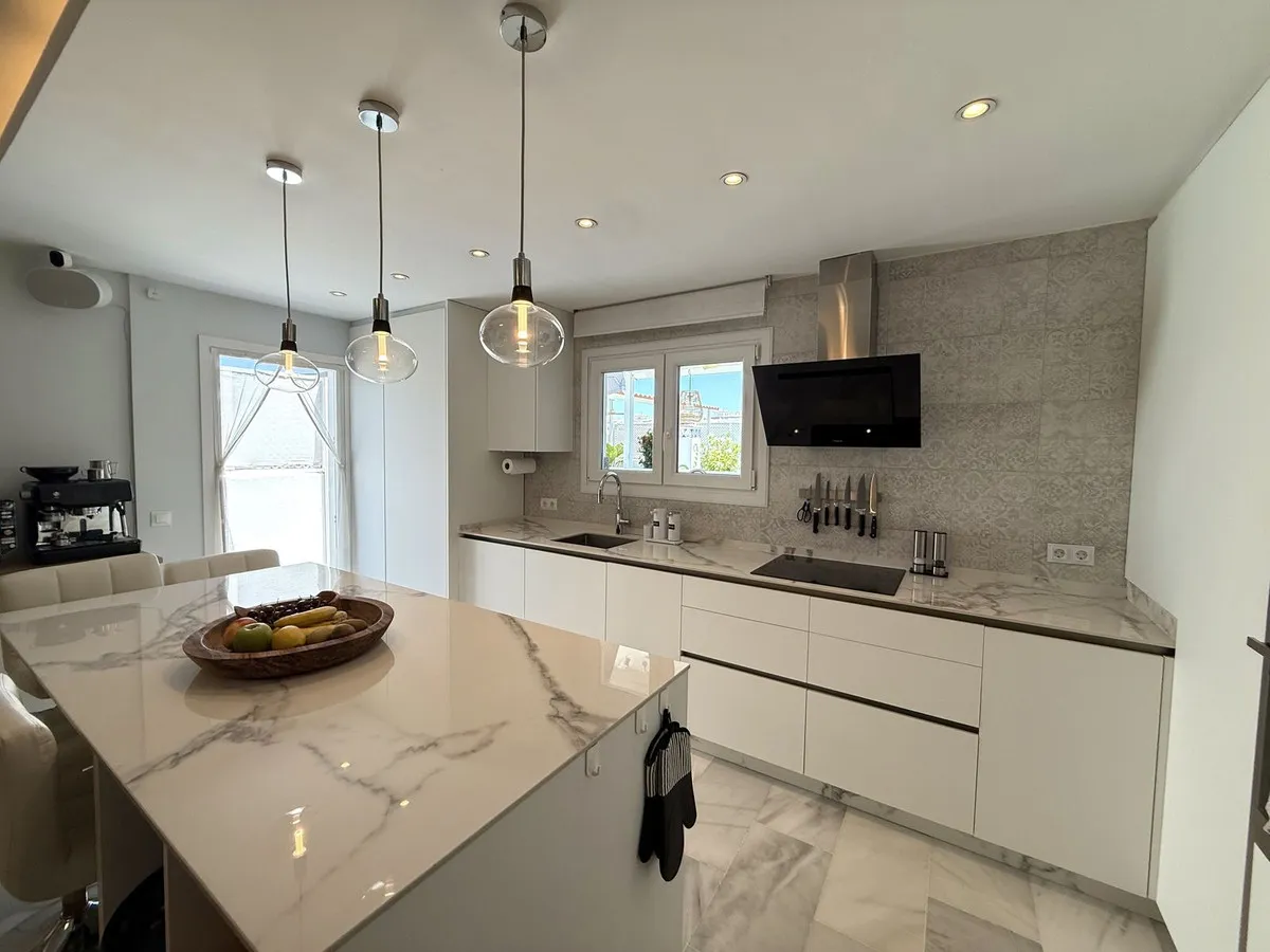 569ee169-d368-4586-b44e-ae1b38aa6cb9