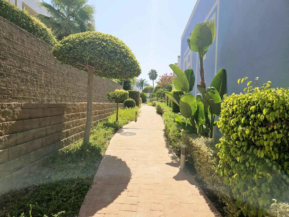 e2045f27-4495-4882-9a89-17d22bc4efc7