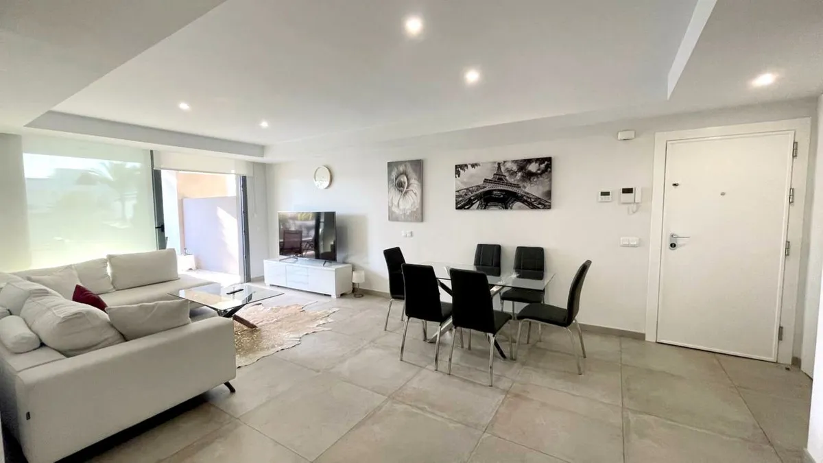 0c7b06d1-e8b2-40e9-9636-f56401c3f8e5