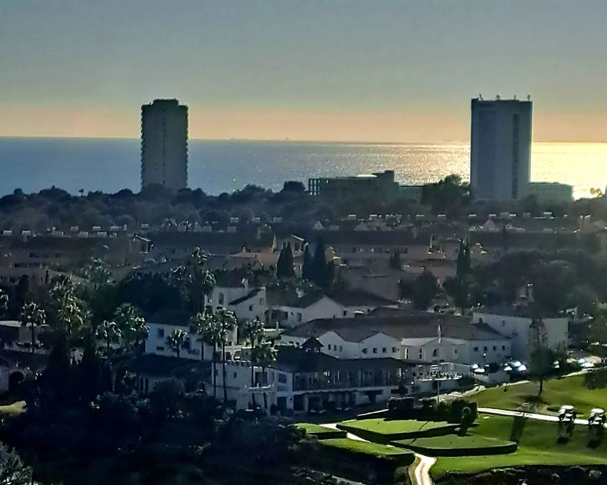 40ffcc10-3f77-49bf-8241-1e5a30f37db2