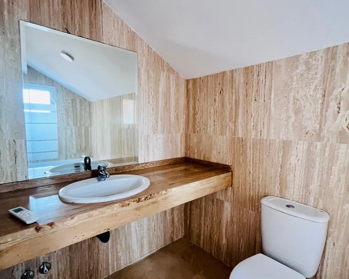 e2e0ac41-0faa-48d9-868c-d918a2b3c520