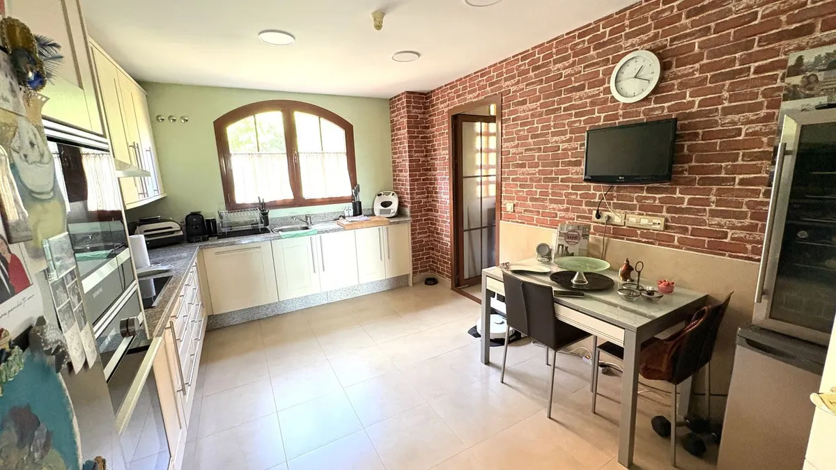 aaf6f2ba-52cc-4bff-b267-0b7e2391fb55