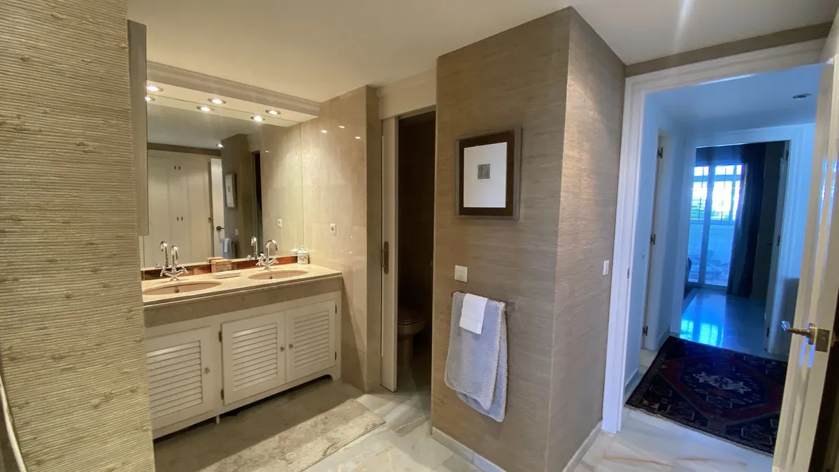 25abf09b-3845-446e-9b79-8a9b98f02f26